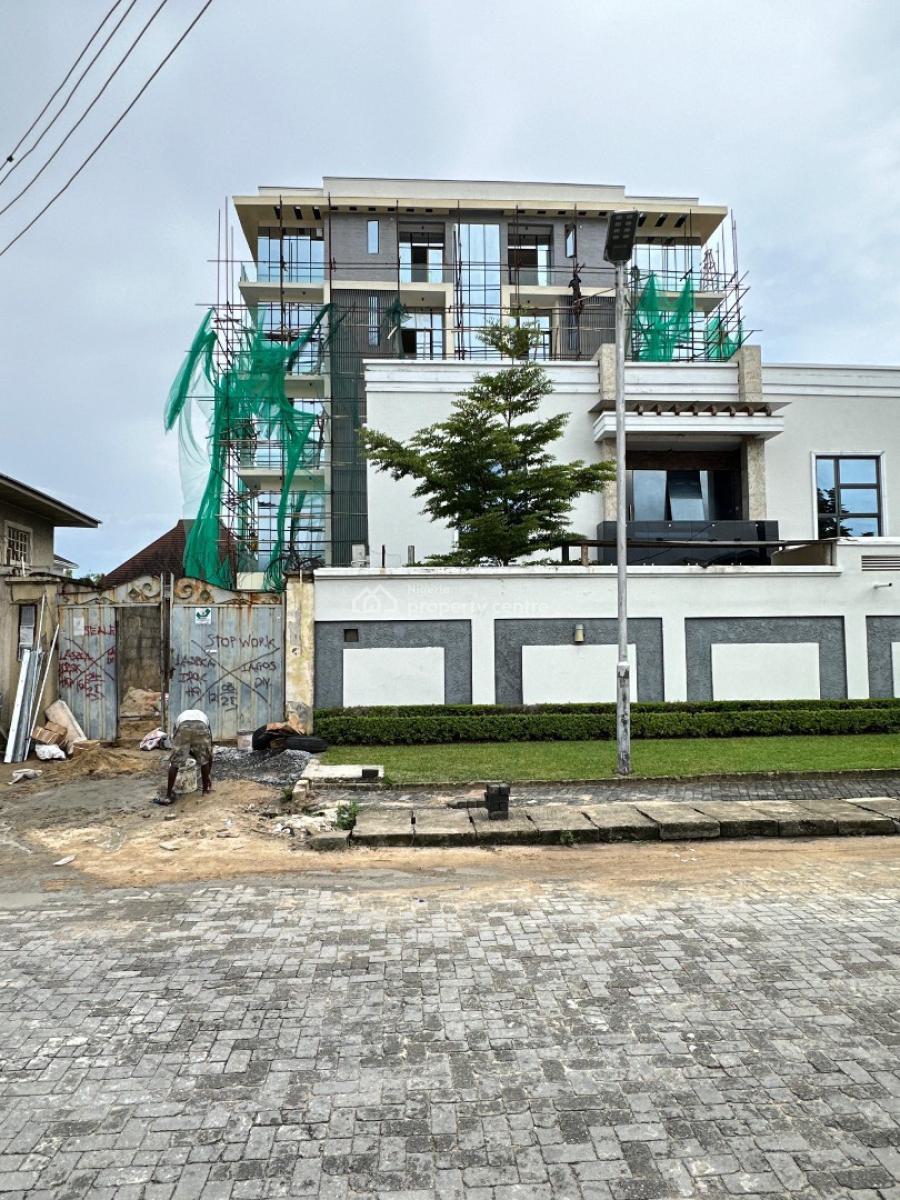 Exquisite 3 Bedroom Apartment with Swimming Pool and Gym, Lekki, Lekki Phase 1, Lekki, Lagos, Block of Flats for Sale