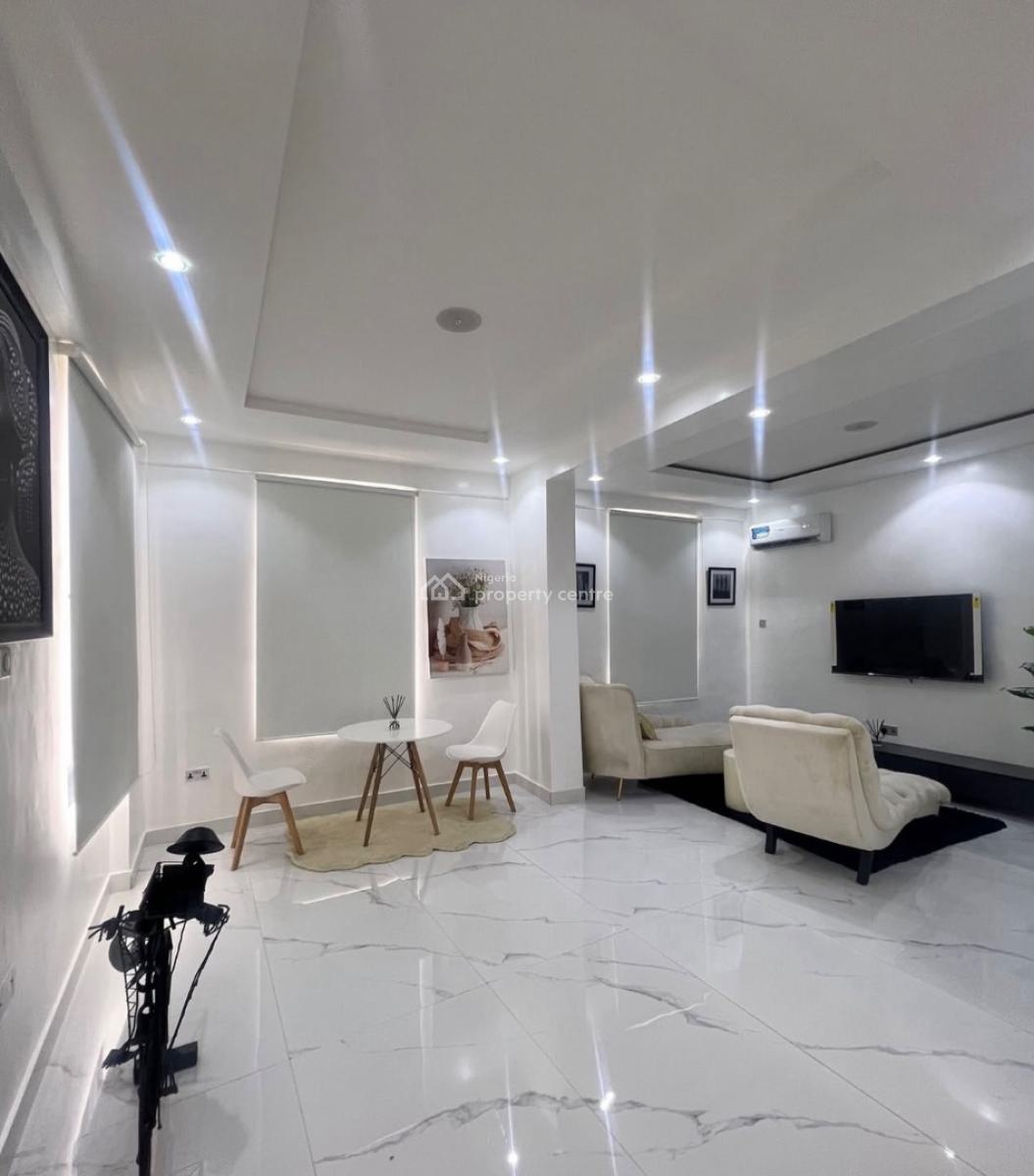 3-bedroom Penthouse with Pool & Guaranteed 24-hour Power, Lekki Phase 1, Lekki, Lagos, Flat / Apartment for Rent