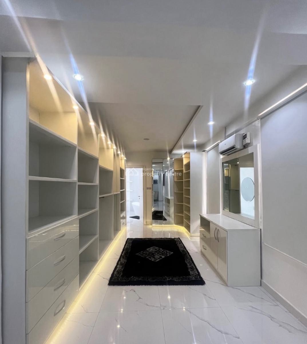 3-bedroom Penthouse with Pool & Guaranteed 24-hour Power, Lekki Phase 1, Lekki, Lagos, Flat / Apartment for Rent