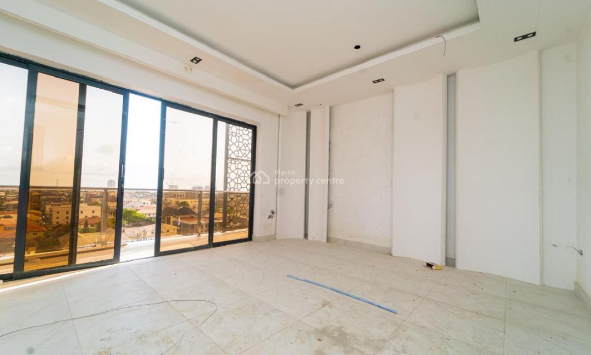 Aesthetically Pleasing 3 Bedroom Apartment with Swimming Pool, Bq, Lekki Phase 1, Lekki, Lagos, Flat / Apartment for Sale