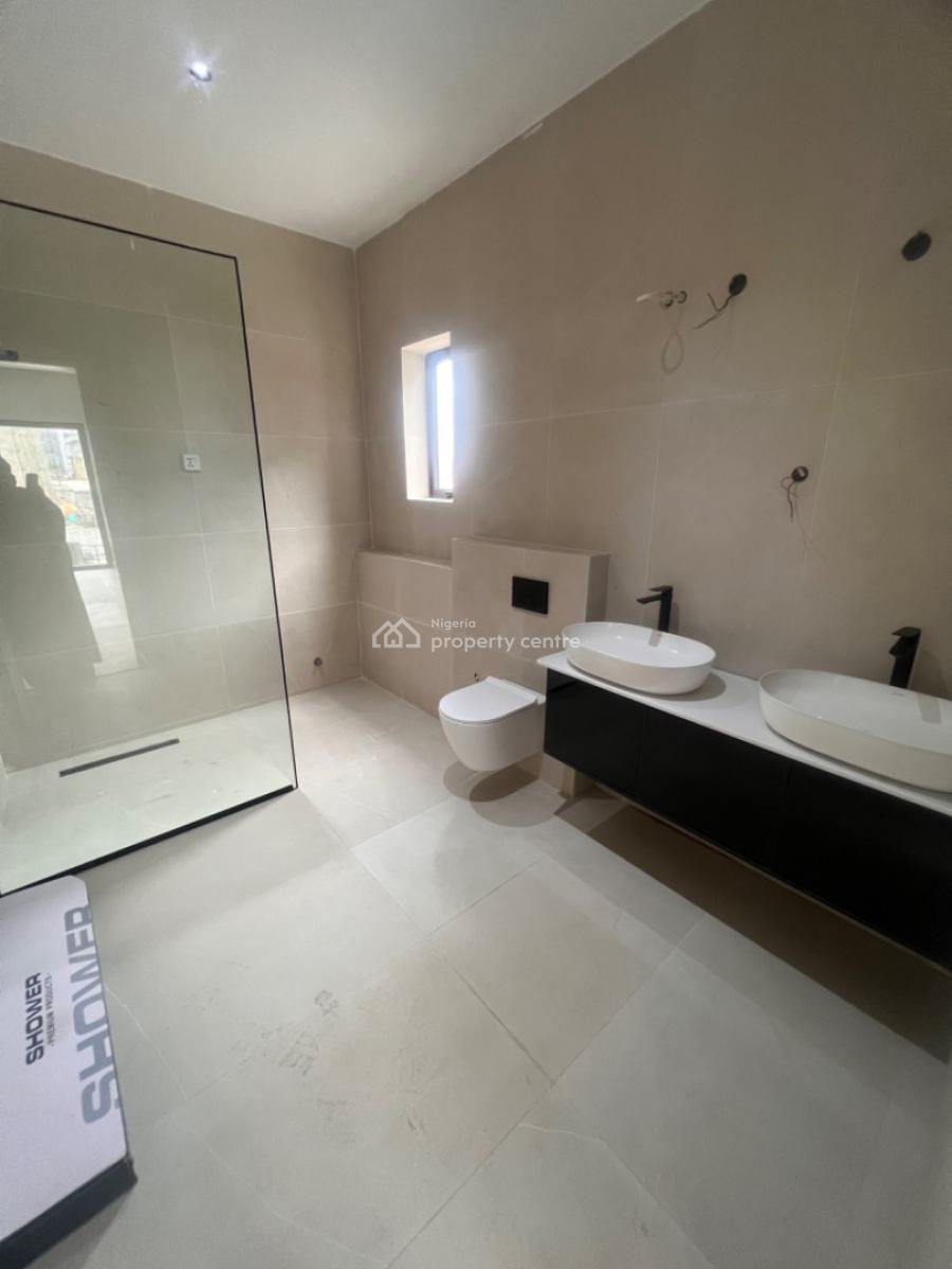 High Quality and Spacious 3 Bedroom Apartment with Bq, Lekki Phase 1, Lekki, Lagos, Flat / Apartment for Sale