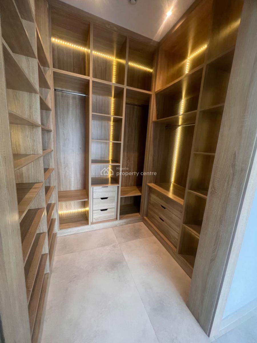 High Quality and Spacious 3 Bedroom Apartment with Bq, Lekki Phase 1, Lekki, Lagos, Flat / Apartment for Sale