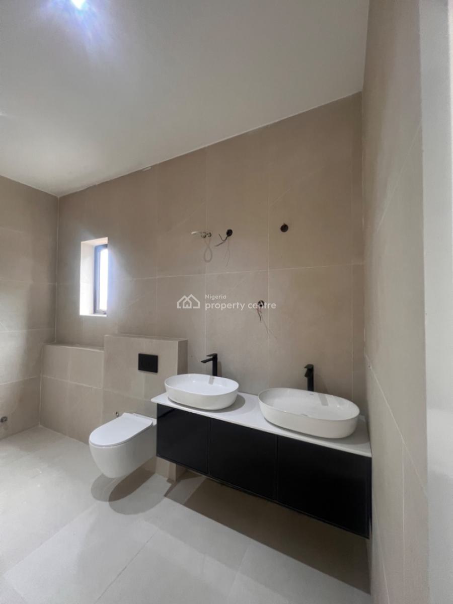 High Quality and Spacious 3 Bedroom Apartment with Bq, Lekki Phase 1, Lekki, Lagos, Flat / Apartment for Sale