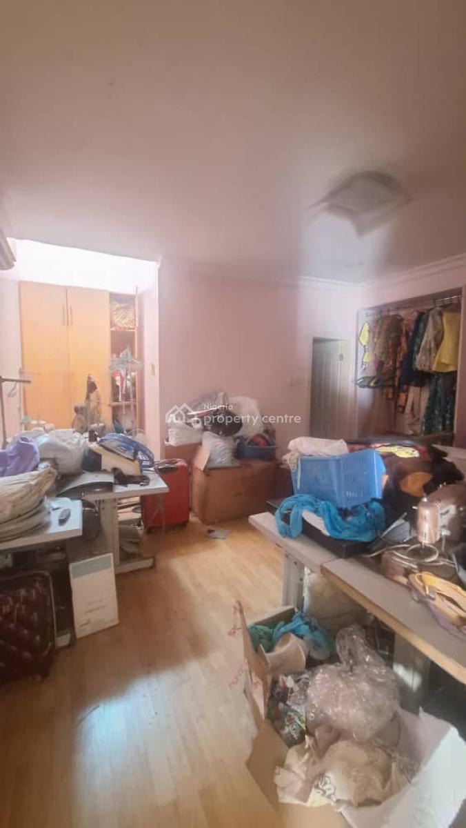 a Spacious 3 Bedroom Duplex with Modern Facilities in Secured Estate a, in a Serene Area Off Durosinmi Etti Lekki Phase 1, Lekki Phase 1, Lekki, Lagos, Terraced Duplex for Rent