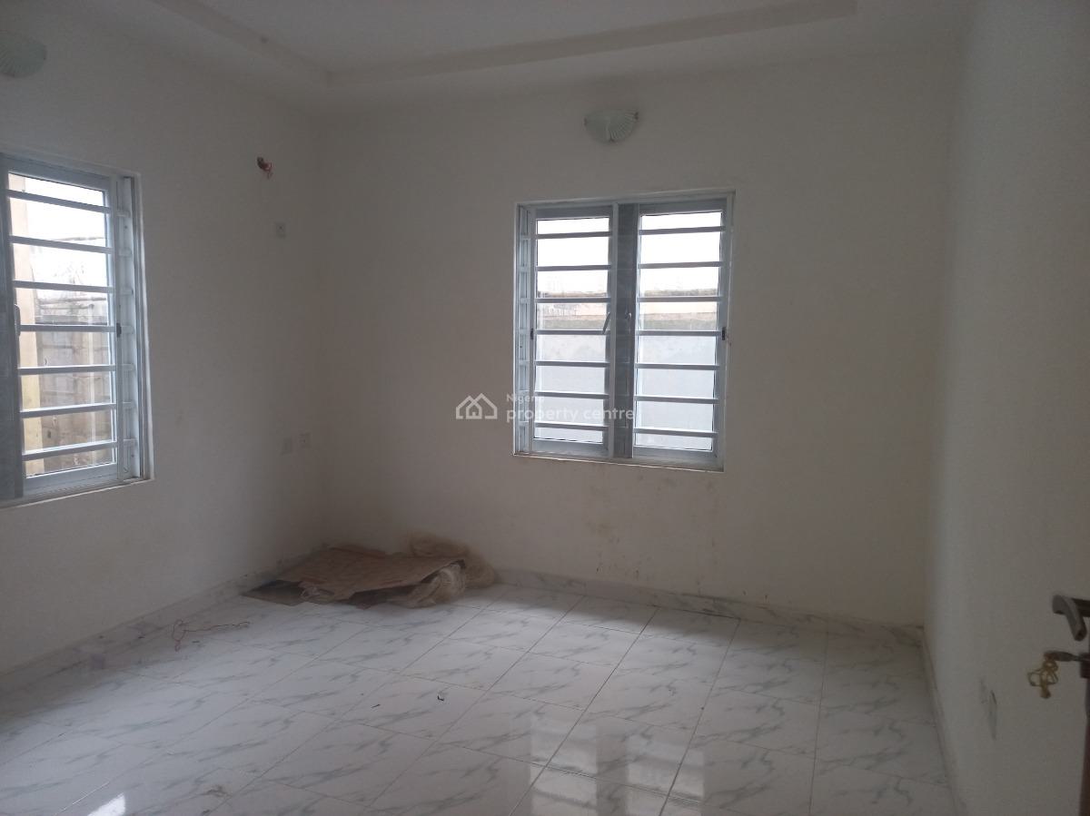 Well Maintained 2 Bedroom Apartment with Bq, Eleganza Gardens Estate at Vgc Bus Stop, Vgc, Lekki, Lagos, Flat / Apartment for Rent
