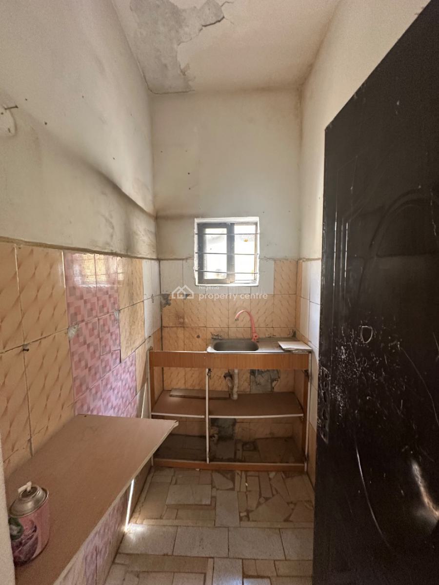 a Standard One Bedroom Apartment in a Decent Neighborhood, 5th Avenue, Gwarinpa, Abuja, Mini Flat (room and Parlour) for Rent