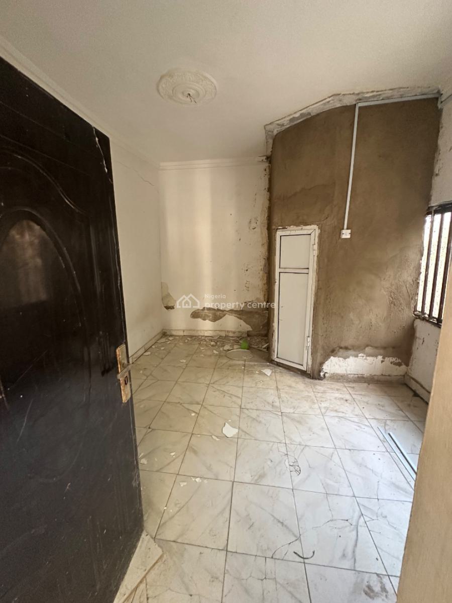 a Standard One Bedroom Apartment in a Decent Neighborhood, 5th Avenue, Gwarinpa, Abuja, Mini Flat (room and Parlour) for Rent