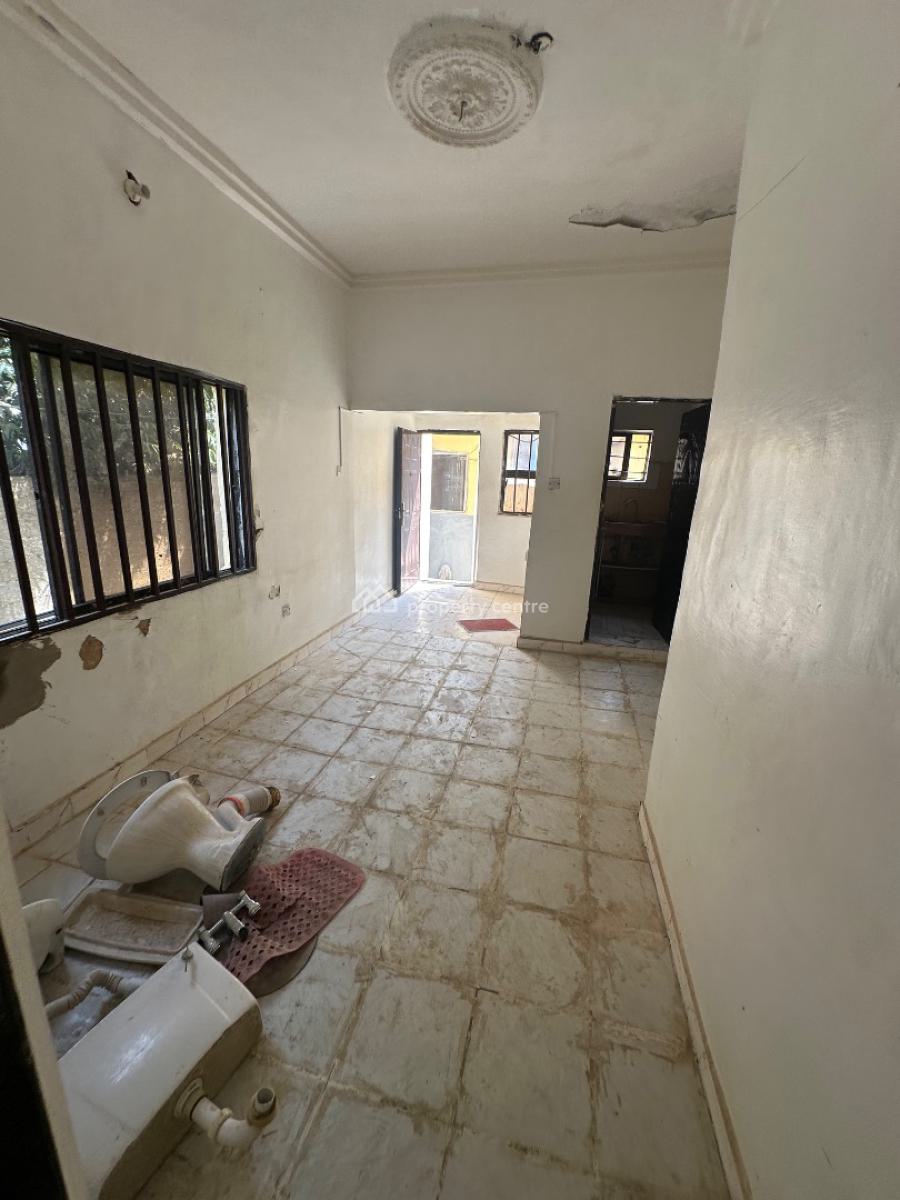 a Standard One Bedroom Apartment in a Decent Neighborhood, 5th Avenue, Gwarinpa, Abuja, Mini Flat (room and Parlour) for Rent
