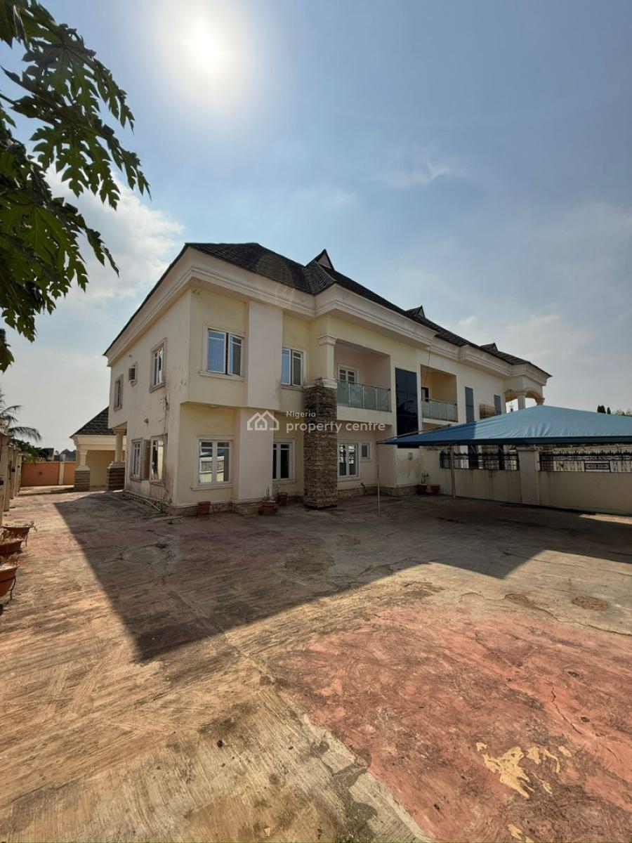 Spacious 4 Bedrooms Semi Detached Duplex with a Study Room, Location : Kolapo Ishola Gra, Akobo, Ibadan, Ibadan, Oyo, House for Rent