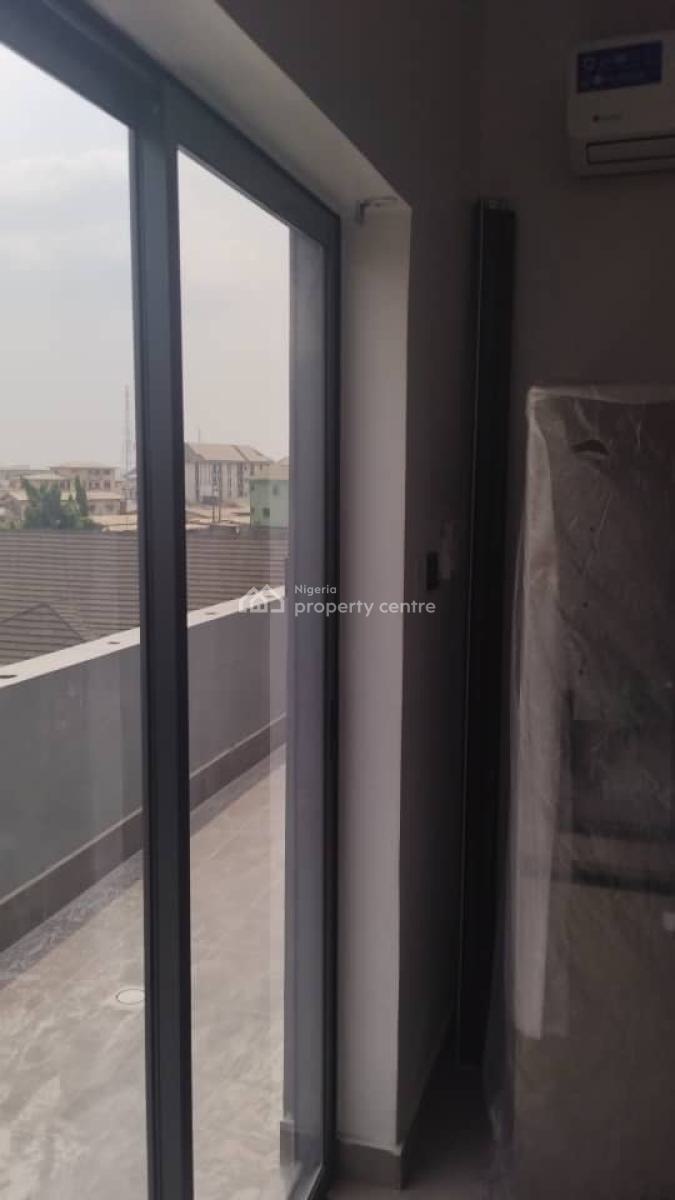 Luxury 3 Bedroom 6th Floor Pentfloor  Apartment, Ifako, Gbagada, Lagos, Flat / Apartment for Sale