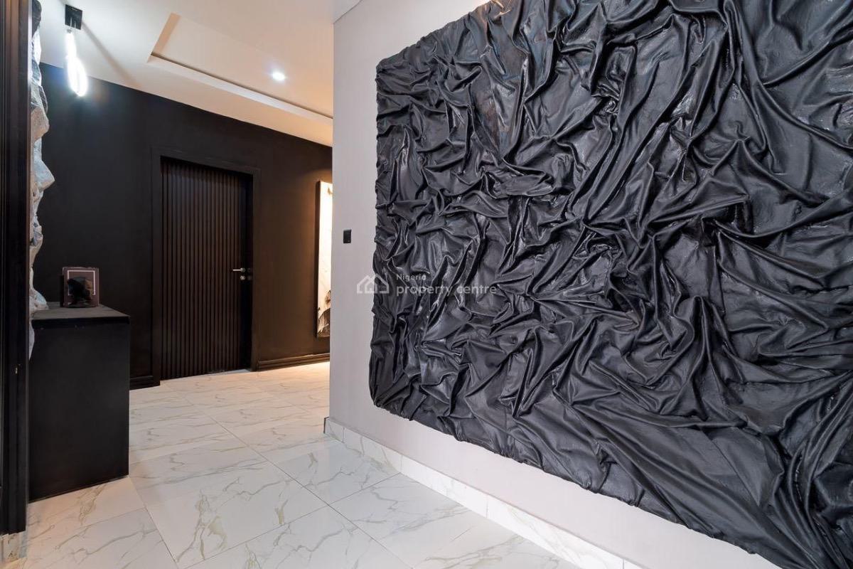 a Brand New Luxury 3bedroom  with Gym, Balconies, Bathrobes, Washing M, Lekki Phase 1, Lekki, Lagos, Flat / Apartment Short Let