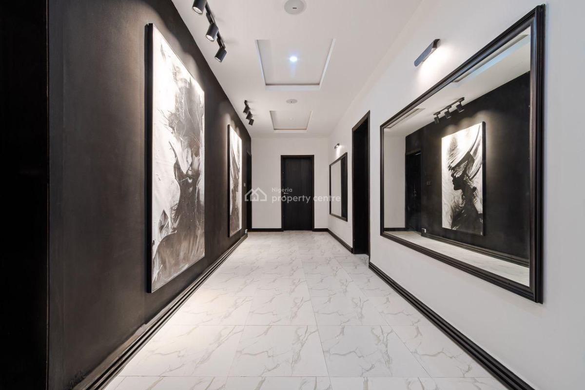 a Brand New Luxury 3bedroom  with Gym, Balconies, Bathrobes, Washing M, Lekki Phase 1, Lekki, Lagos, Flat / Apartment Short Let