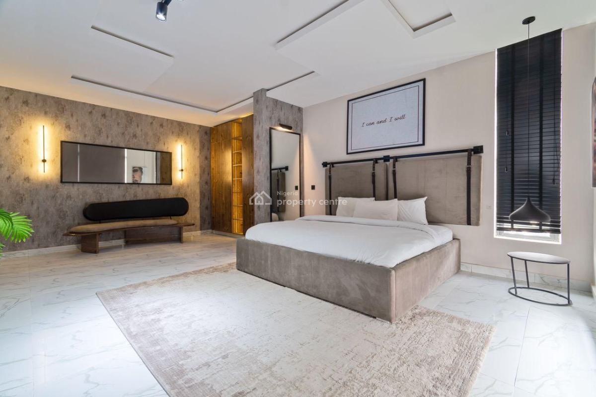 a Brand New Luxury 3bedroom  with Gym, Balconies, Bathrobes, Washing M, Lekki Phase 1, Lekki, Lagos, Flat / Apartment Short Let