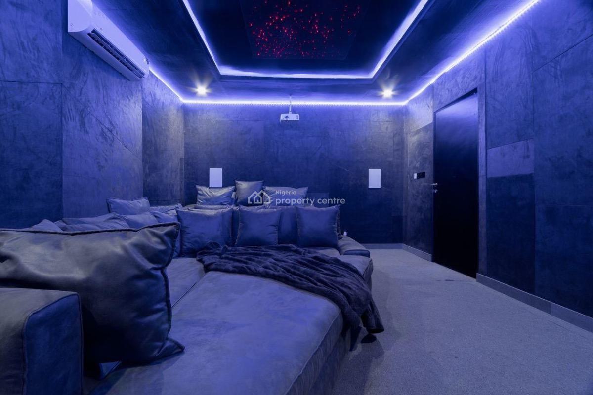 a Brand New Luxury 3bedroom  with Gym, Balconies, Bathrobes, Washing M, Lekki Phase 1, Lekki, Lagos, Flat / Apartment Short Let