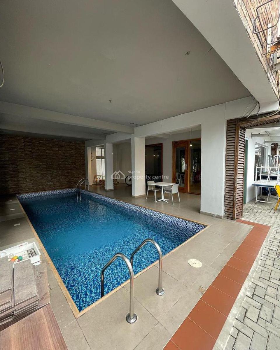 a Brand New Luxury 1bedroom  with Gym, Balconies, Bathrobes, Washing M, Lekki Phase 1, Lekki, Lagos, Flat / Apartment Short Let