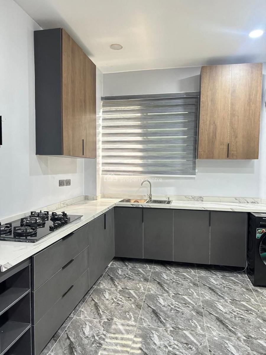 a Brand New Luxury 2bedroom  with Gym, Balconies, Bathrobes, Washing M, Lekki Phase 1, Lekki, Lagos, Flat / Apartment Short Let