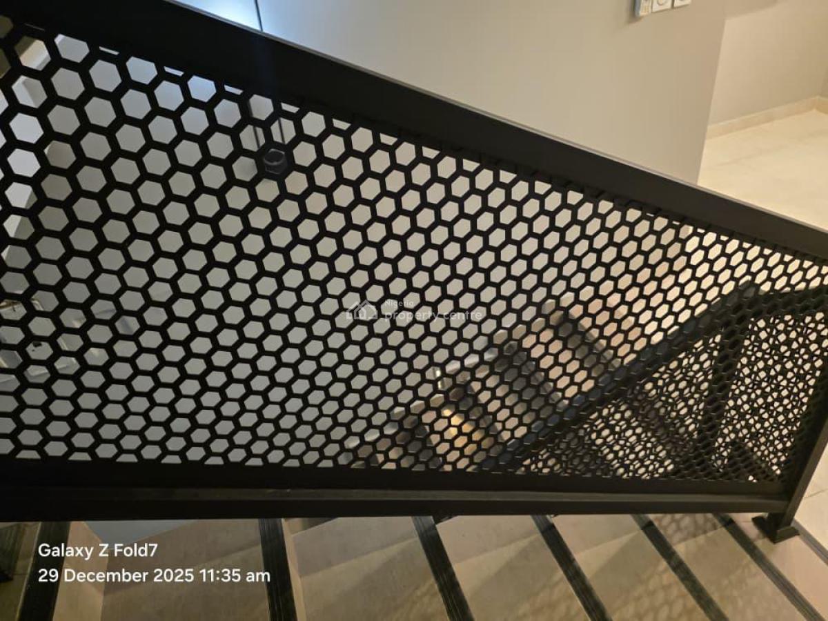 Luxurious 4bedrooms Terraces with with Bq It Comes with  Ac, Guzape District, Abuja, Terraced Duplex for Sale