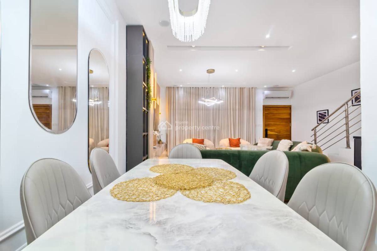 C*white Rose:* Urban Two Bedroom Apartment with Swimming Pool and Othe, Lekki Phase 1, Lekki, Lagos, Flat / Apartment Short Let