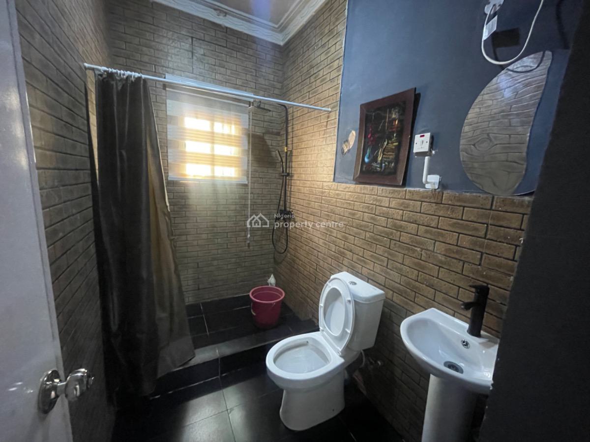 a Well Maintained 2 Bedroom, Lekki Phase 1, Lekki, Lagos, Flat / Apartment for Rent