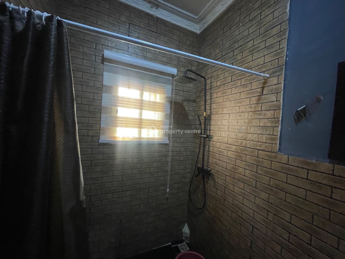 a Well Maintained 2 Bedroom, Lekki Phase 1, Lekki, Lagos, Flat / Apartment for Rent