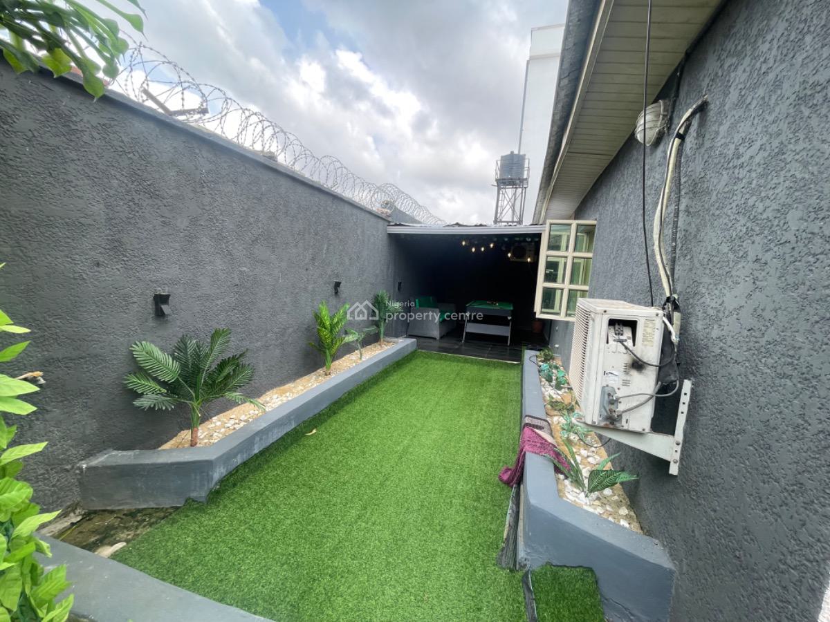 a Well Maintained 2 Bedroom, Lekki Phase 1, Lekki, Lagos, Flat / Apartment for Rent