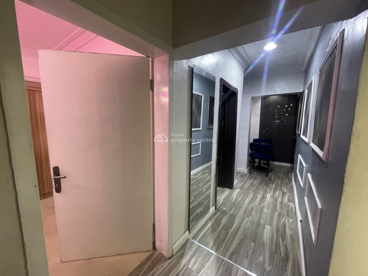 a Well Maintained 2 Bedroom, Lekki Phase 1, Lekki, Lagos, Flat / Apartment for Rent