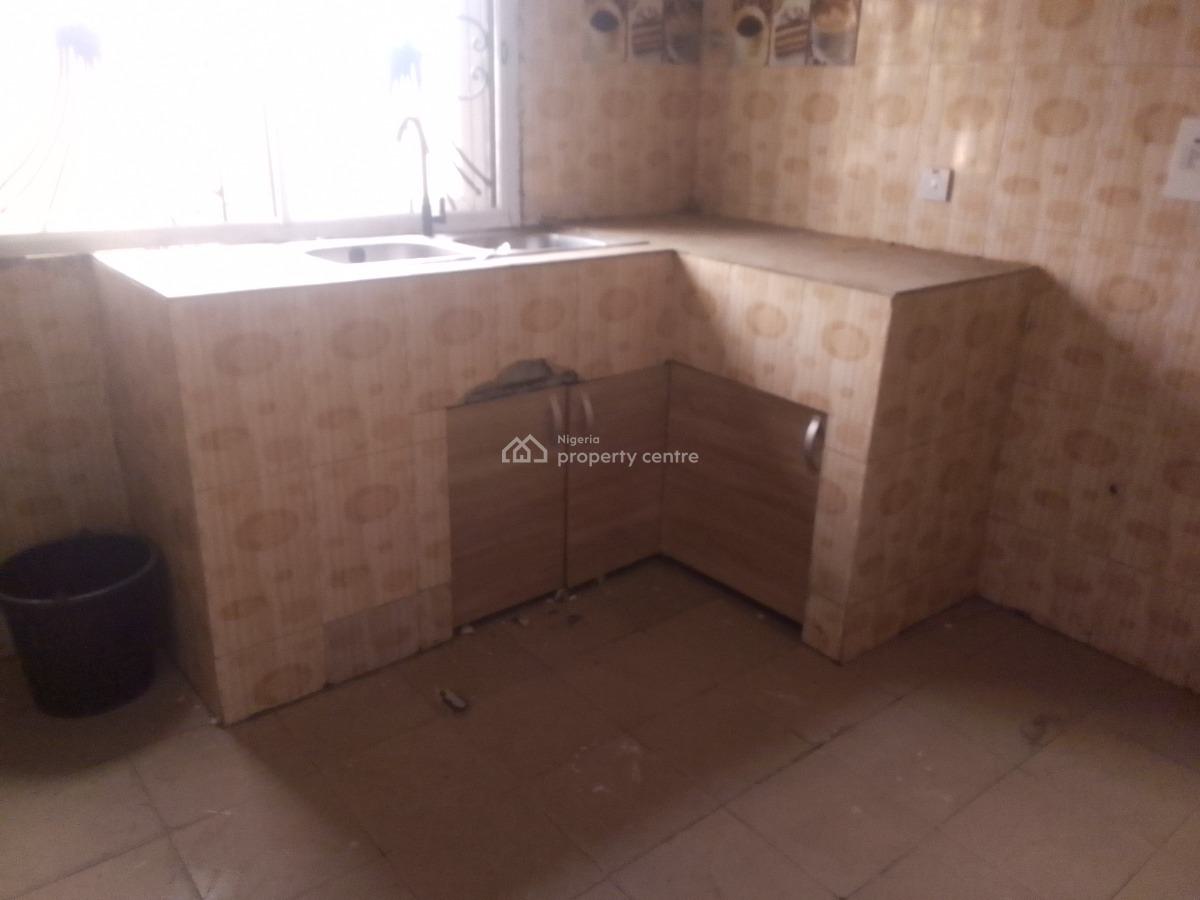 Spacious Luxury 3 Bedroom Flat with Excellent Features, Victor Nwanaforo Street., Ilaje, Ajah, Lagos, Flat / Apartment for Rent