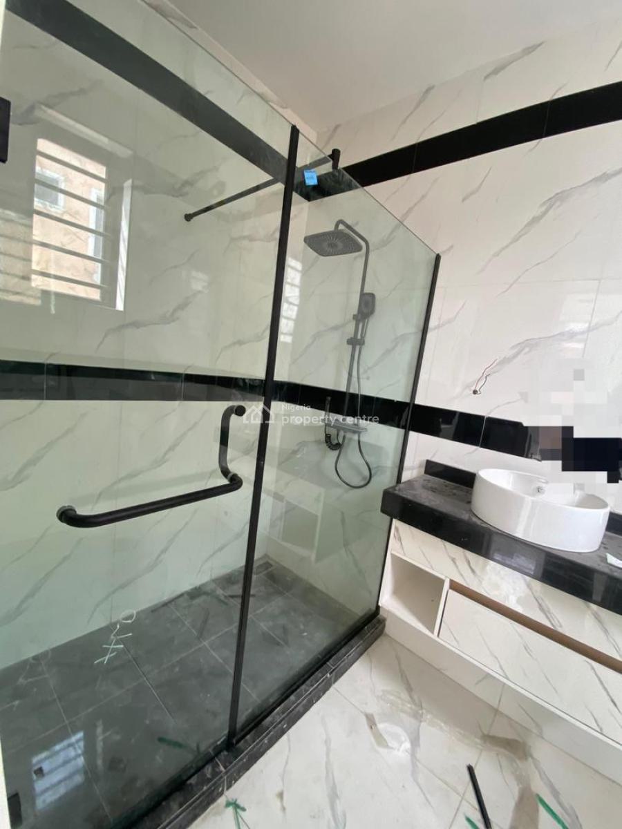 Well-designed 2-bedroom Apartment Situated at, Well-designed 2-bedroom Apartment Situated at, Lekki Phase 1, Lekki, Lagos, Block of Flats for Sale