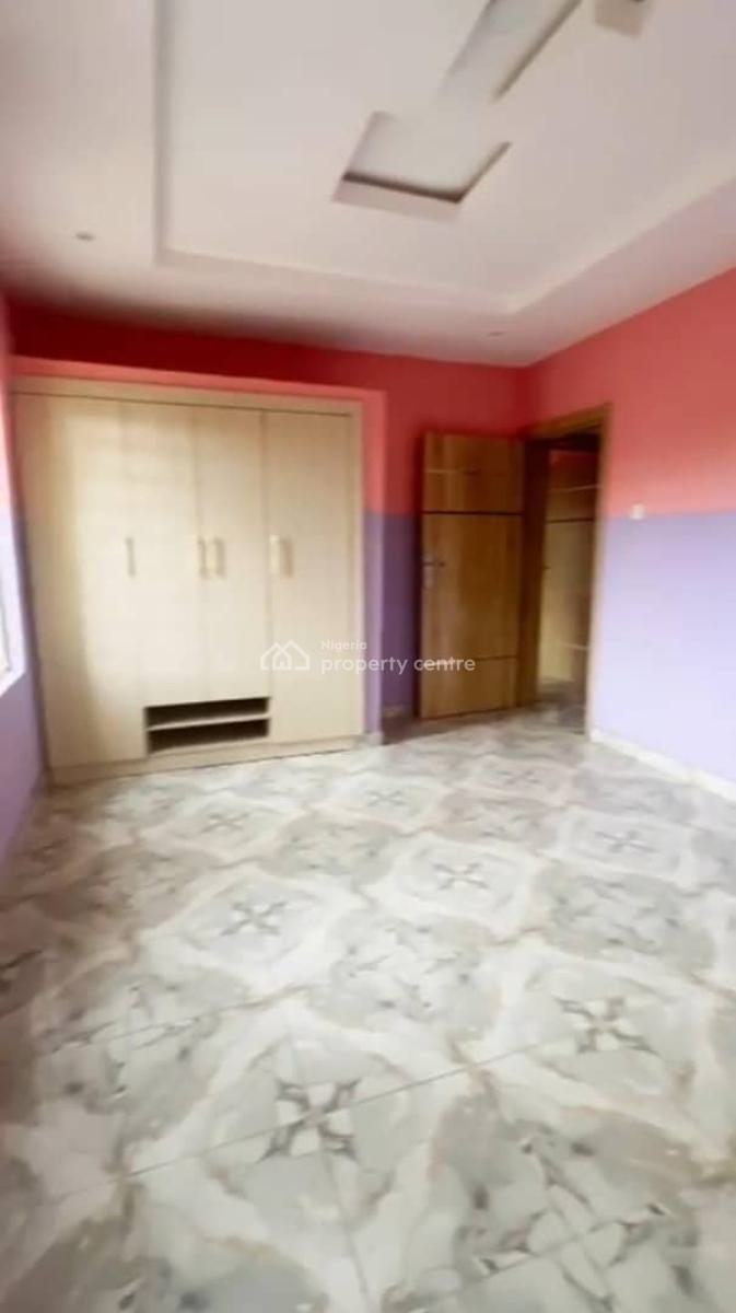 Lovely 2 Bedroom Flat, Shomolu, Lagos, Flat / Apartment for Rent