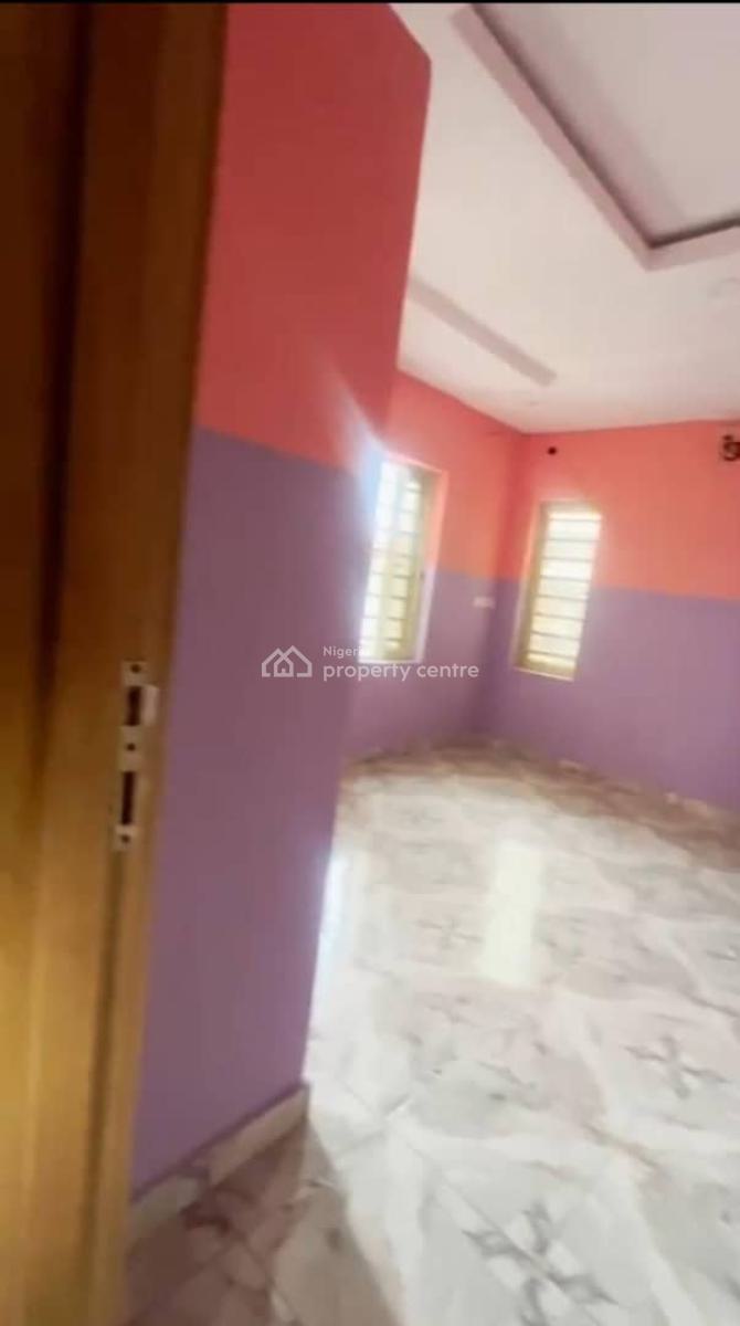 Lovely 2 Bedroom Flat, Shomolu, Lagos, Flat / Apartment for Rent