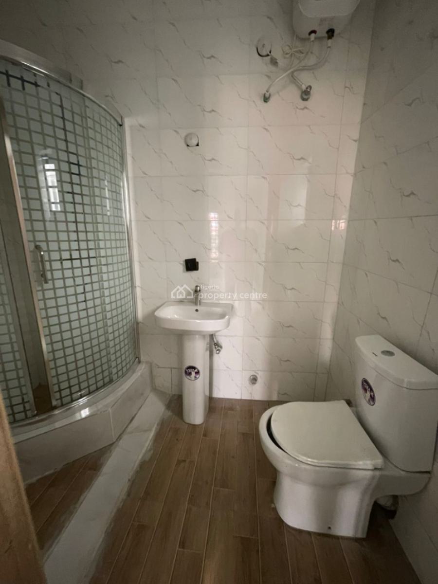 Well Spacious  3bedroom Apartment in Ikota Lekki, Ikota, Lekki, Lagos, Block of Flats for Sale