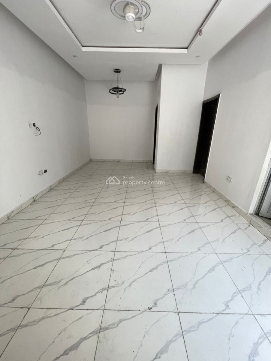 Well Spacious  3bedroom Apartment in Ikota Lekki, Ikota, Lekki, Lagos, Block of Flats for Sale