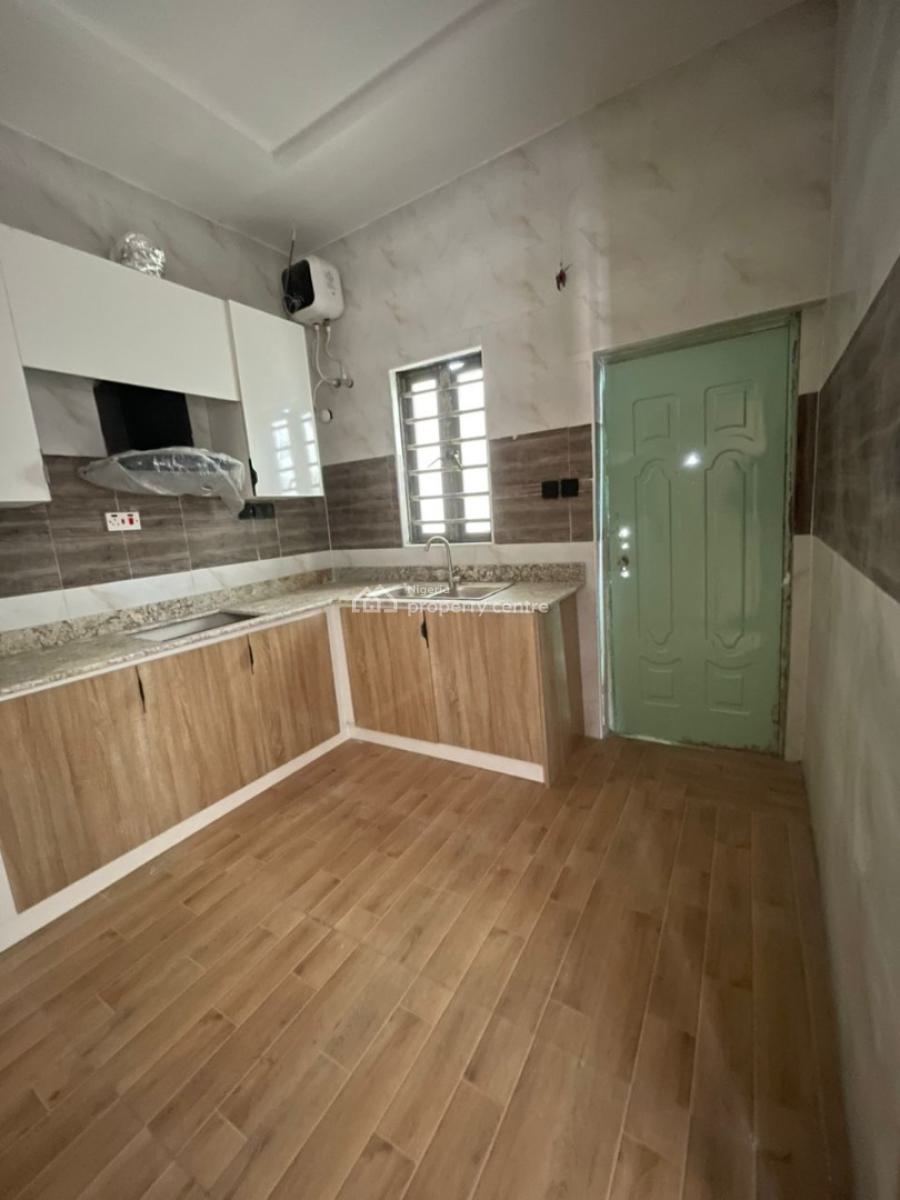 Well Spacious  3bedroom Apartment in Ikota Lekki, Ikota, Lekki, Lagos, Block of Flats for Sale