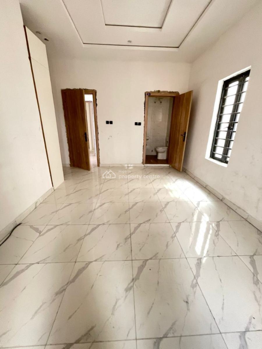 Well Spacious  3bedroom Apartment in Ikota Lekki, Ikota, Lekki, Lagos, Block of Flats for Sale
