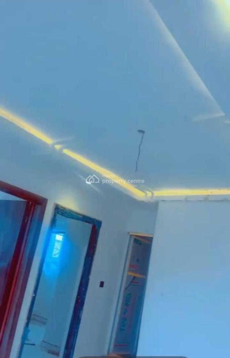 Lovely 2bedroom Flat, Sabo Oyadiran Street, Yaba, Lagos, Flat / Apartment for Rent