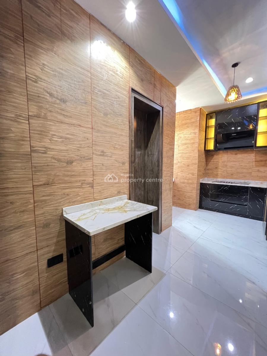 a Well Finish 3bedroom Apartment, Lekki Phase 1, Lekki, Lagos, House for Sale