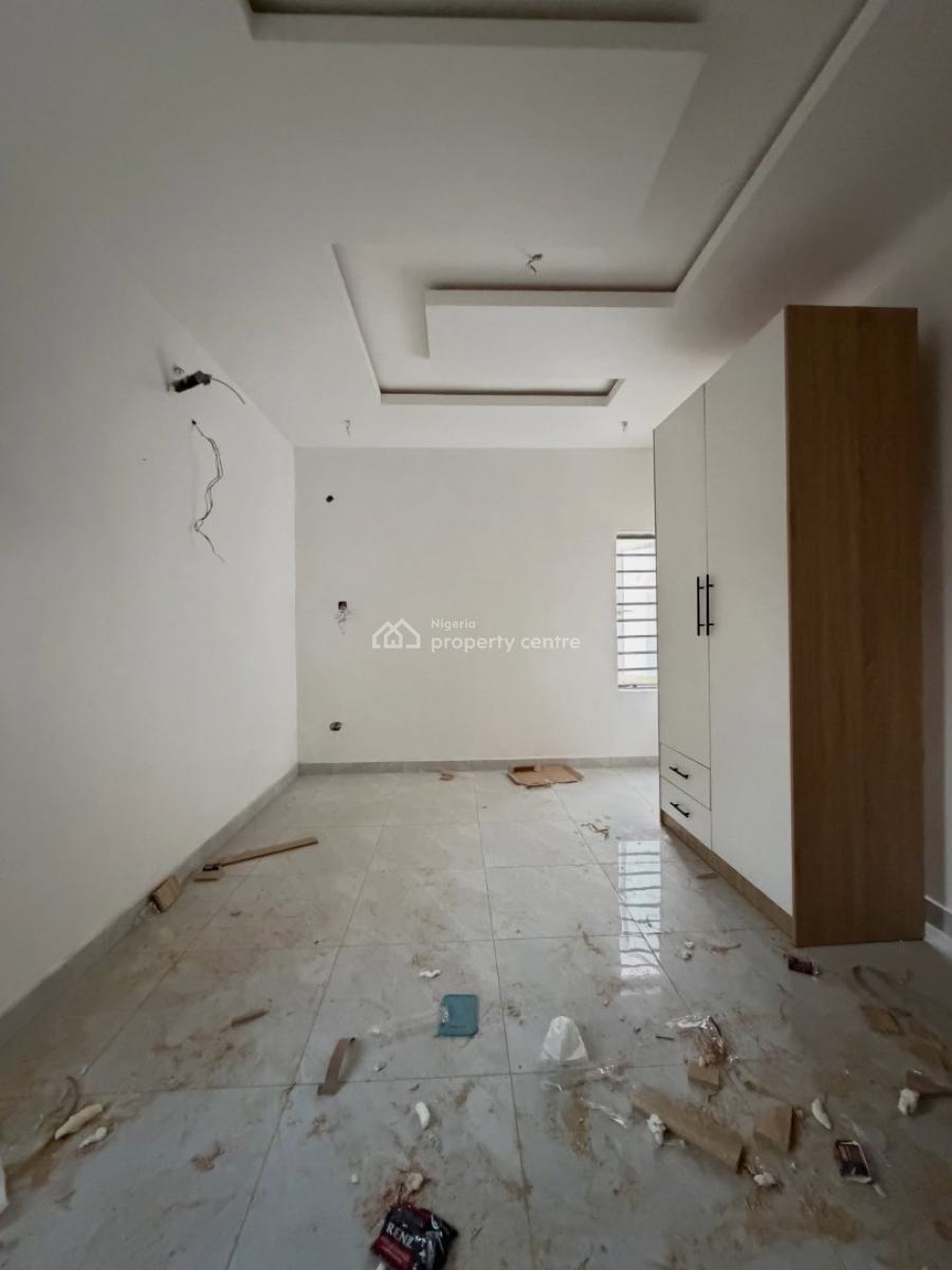 Standard Studio 3 Bed Apartment with Bq, Maryland, Lagos, Flat / Apartment for Sale