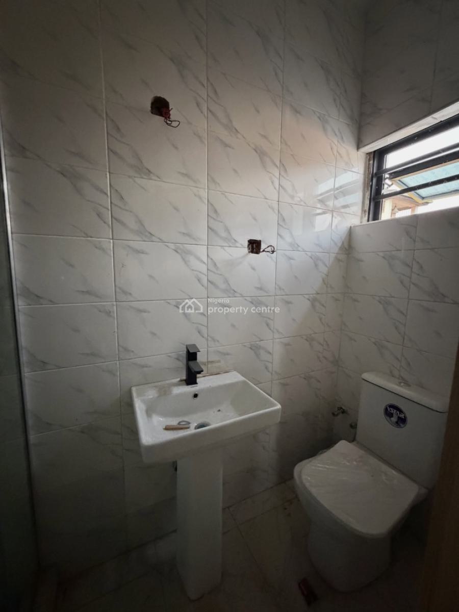 Standard Studio 3 Bed Apartment with Bq, Maryland, Lagos, Flat / Apartment for Sale