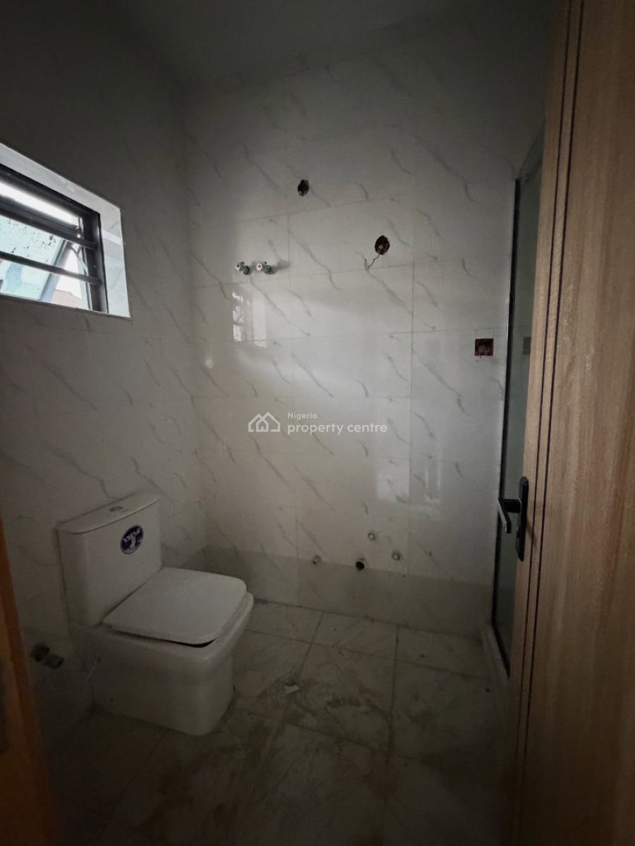 Standard Studio 3 Bed Apartment with Bq, Maryland, Lagos, Flat / Apartment for Sale