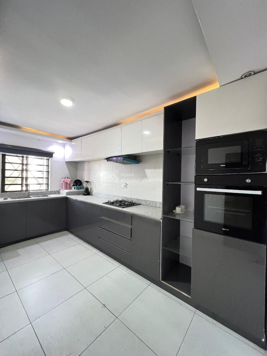 Spacious 2bedroom Apartment, Lekki Phase 1, Lekki, Lagos, Flat / Apartment for Sale