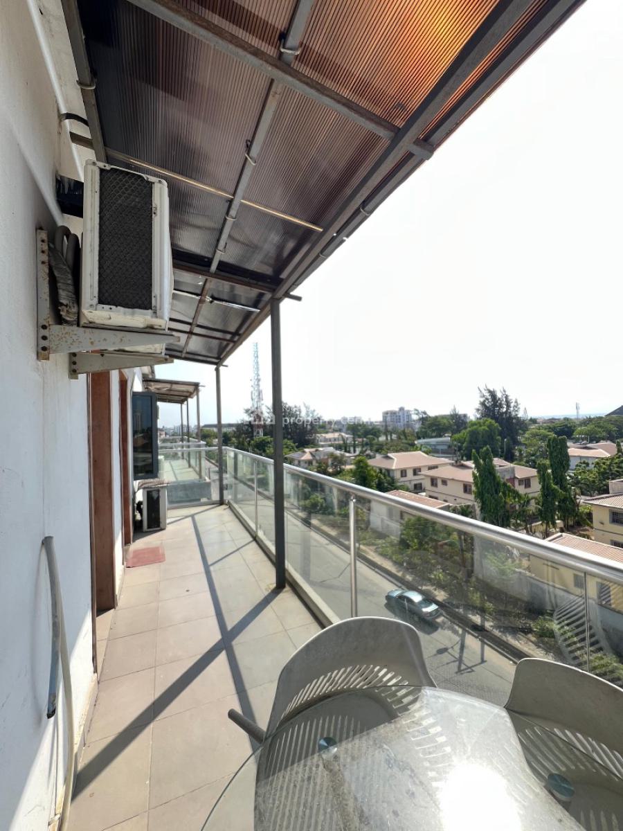 Spacious 2 Bedroom Apartment, Lekki Phase 1, Lekki, Lagos, Flat / Apartment for Sale