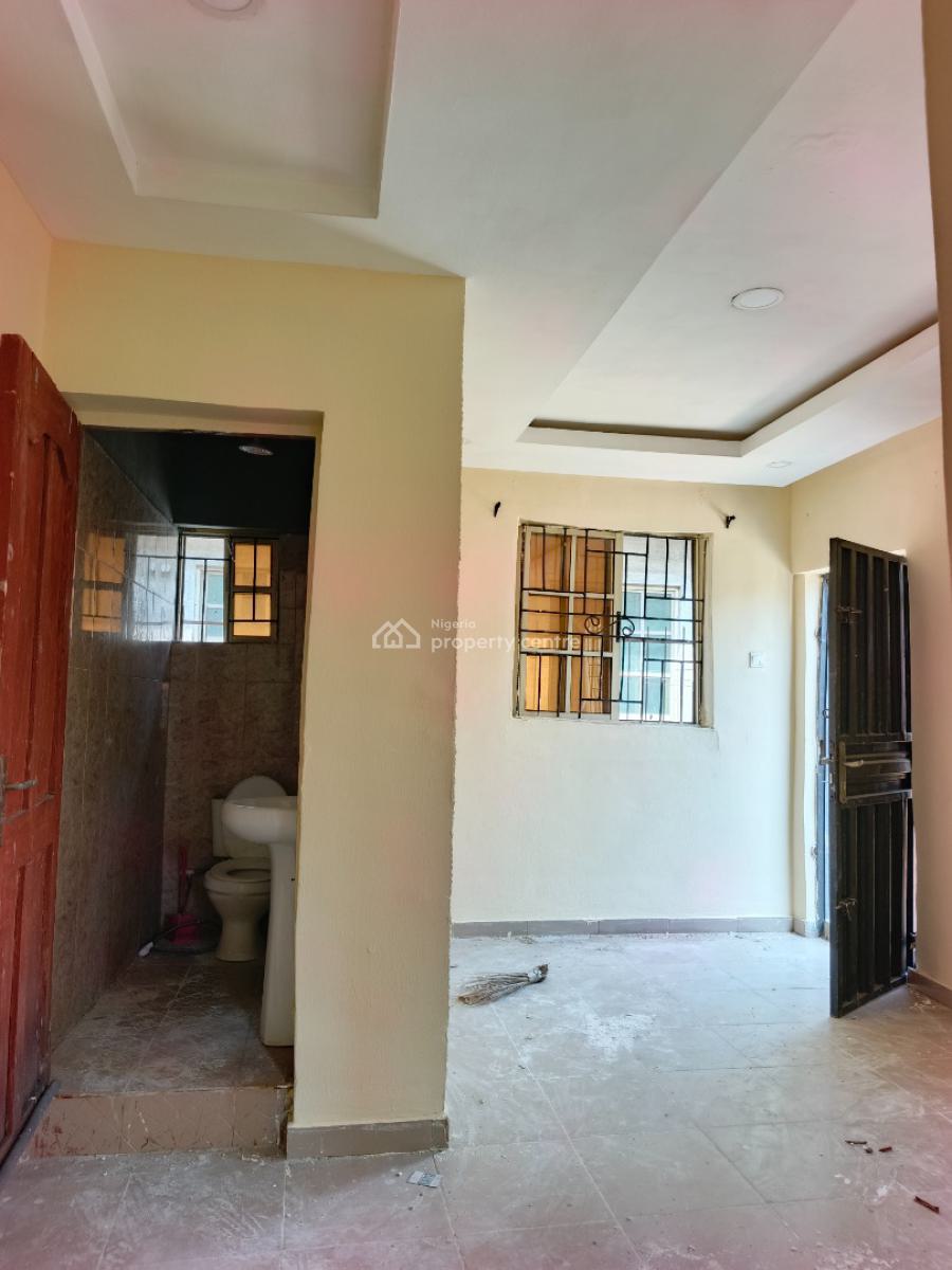 Smart Spacious Mini Flat (room and Parlor) Apartment., in Estate at Ogombo Abraham Adesanya Axis, Ajah Lagos., Ajah, Lagos, Mini Flat (room and Parlour) for Rent