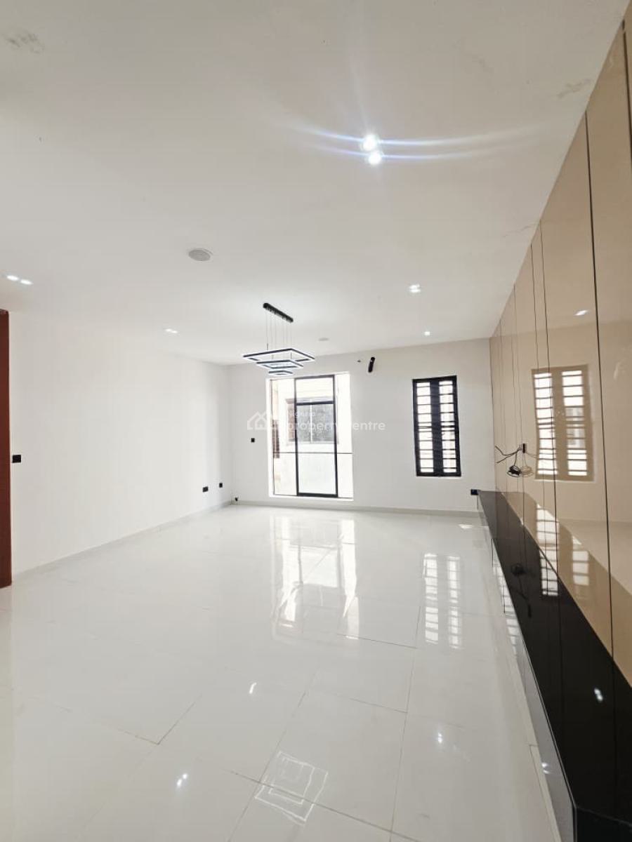 Luxury 2 Bedroom Apartment, Ologolo, Lekki, Lagos, Flat / Apartment for Sale
