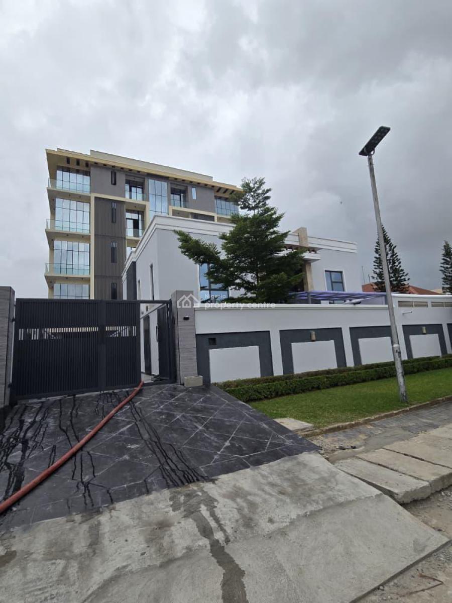 3 Bedrooms En-suite Apartment, Freedom Way, Lekki Phase 1, Lekki, Lagos, Flat / Apartment for Sale