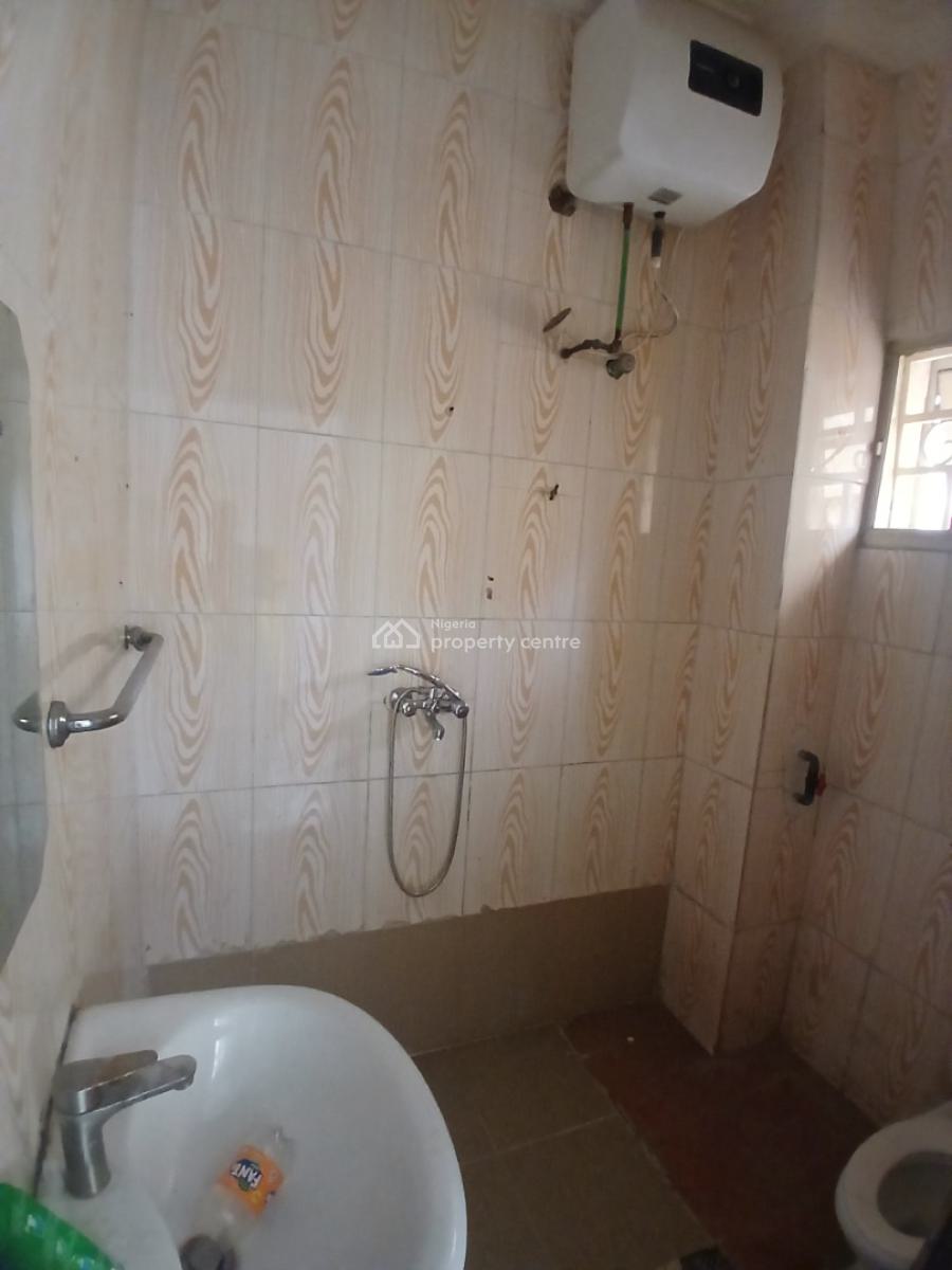 Fantastic 3 Bedroom Apartment, Opposite Ocean Palm Estate, Lekki Phase 2, Lekki, Lagos, Flat / Apartment for Rent