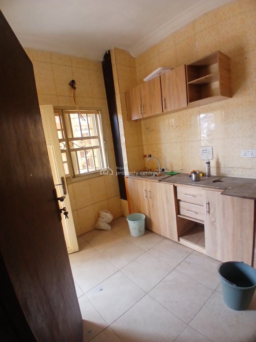 Fantastic 3 Bedroom Apartment, Opposite Ocean Palm Estate, Lekki Phase 2, Lekki, Lagos, Flat / Apartment for Rent