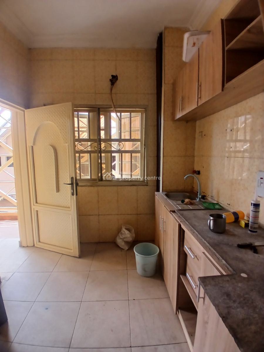 Fantastic 3 Bedroom Apartment, Opposite Ocean Palm Estate, Lekki Phase 2, Lekki, Lagos, Flat / Apartment for Rent