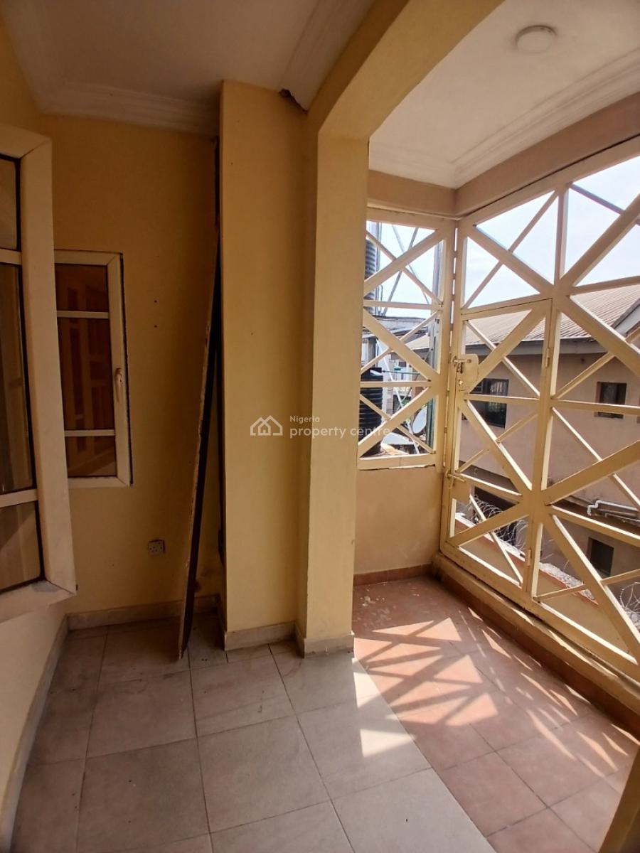 Fantastic 3 Bedroom Apartment, Opposite Ocean Palm Estate, Lekki Phase 2, Lekki, Lagos, Flat / Apartment for Rent