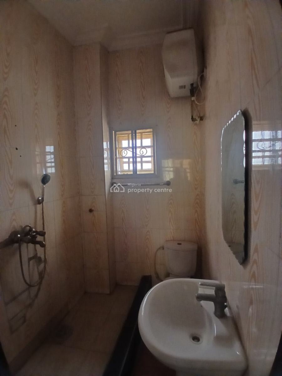 Fantastic 3 Bedroom Apartment, Opposite Ocean Palm Estate, Lekki Phase 2, Lekki, Lagos, Flat / Apartment for Rent