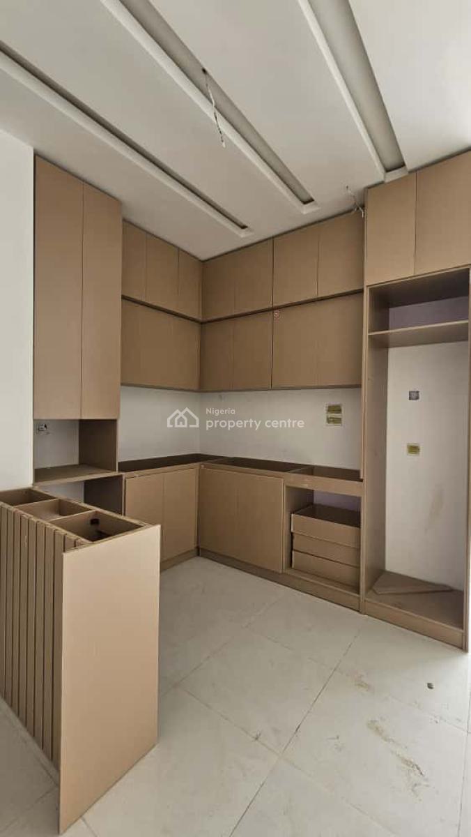 Lovely 2-bedroom Apartment in a Very Strategic Location, Lekki Phase 1, Lekki, Lagos, House for Sale